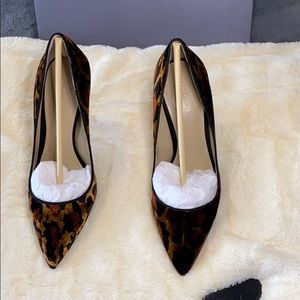 Ann Taylor Mila Velvet Pump-M Dark Brown